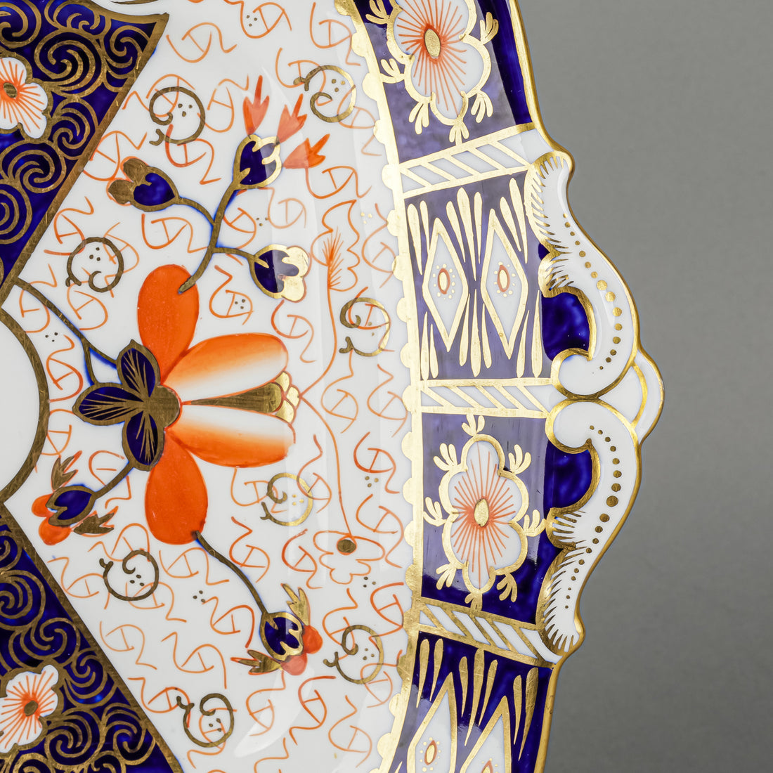 ROYAL CROWN DERBY Traditional Imari 2451 Cake Plate
