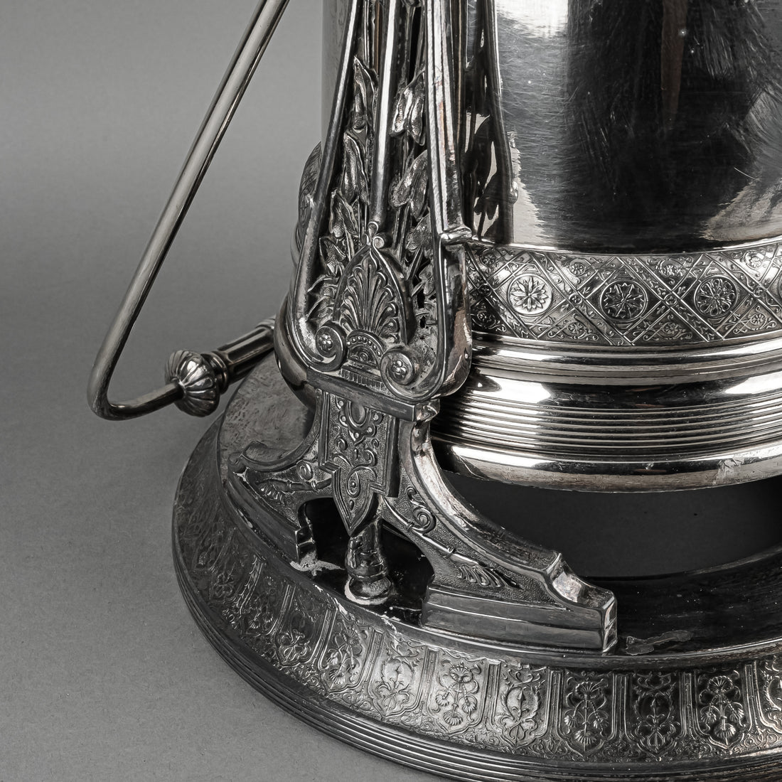 REED & BARTON Silver Plate Tilting Water Jug & Stand