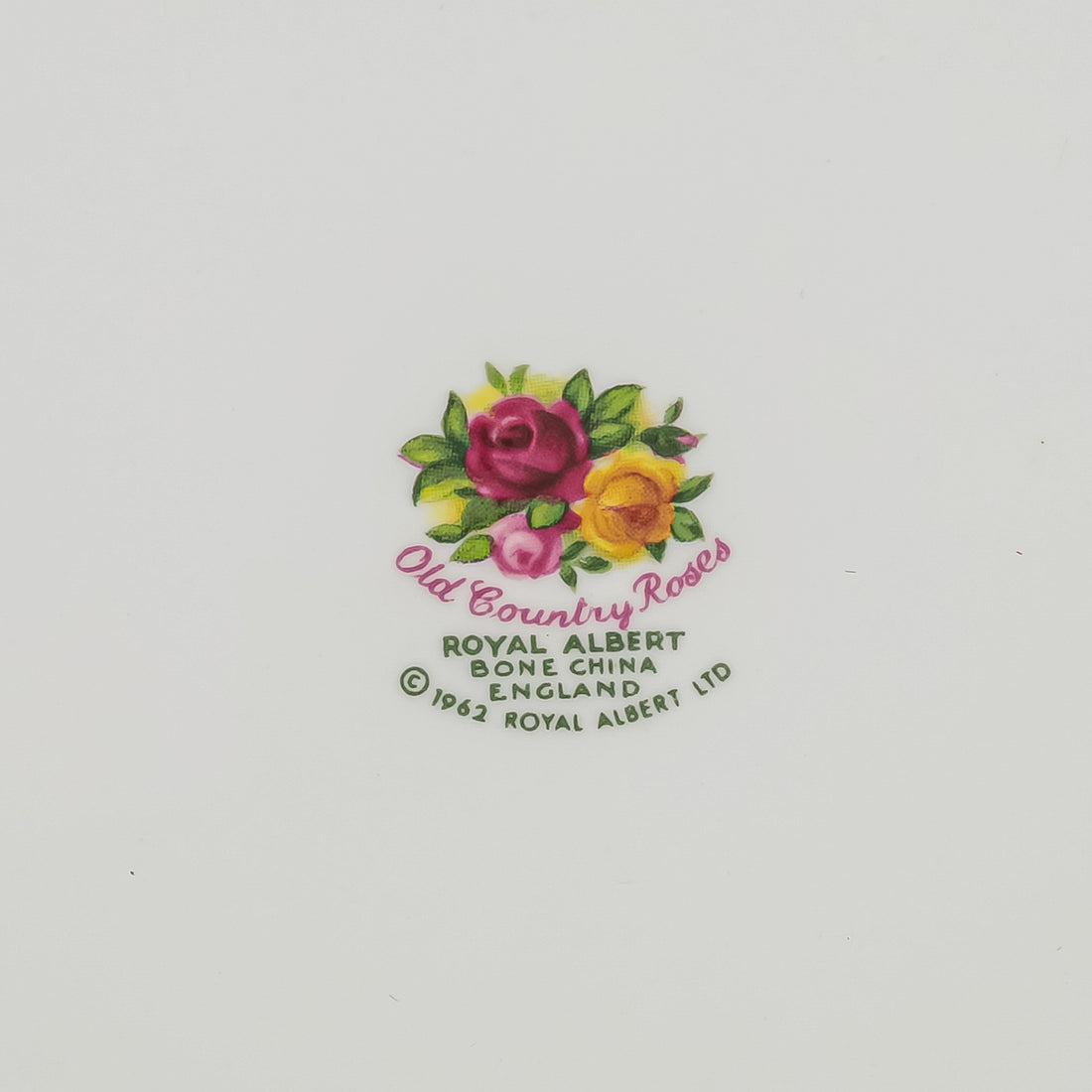 ROYAL ALBERT Old Country Roses 12 Place Settings Plus Extras