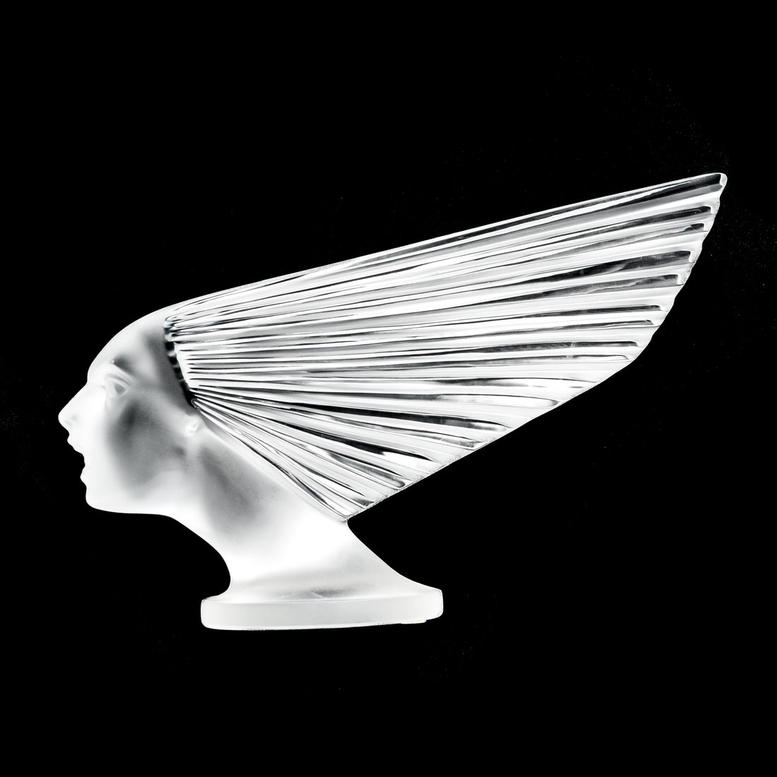 LALIQUE Victoire Sculpture/Car Mascot