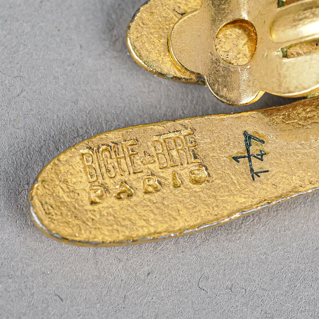 BICHE de BERE Gold Tone Arrow Drop Clip Earrings