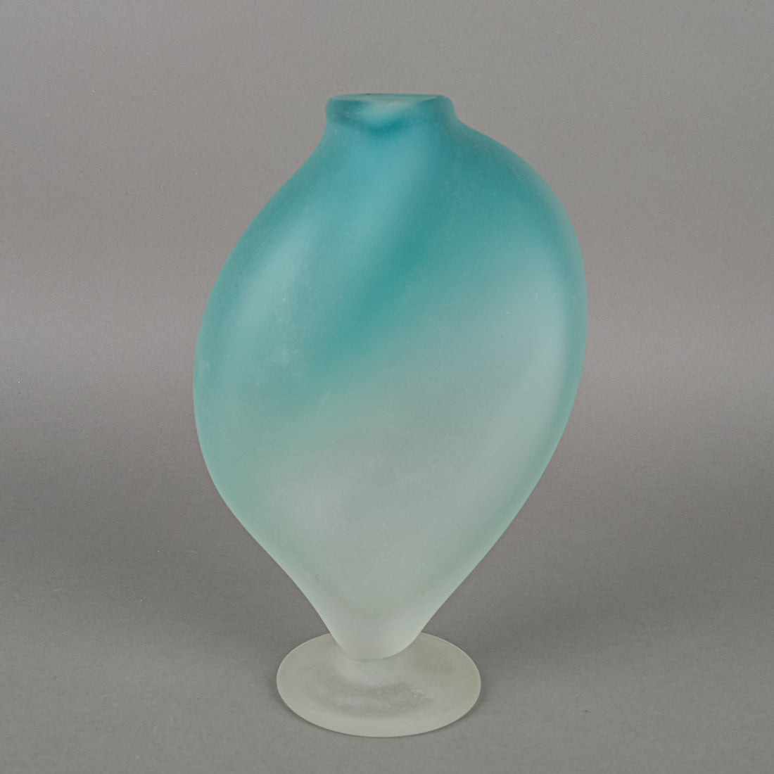 JEFF GOODMAN Ovelle Footed Art Glass Vase