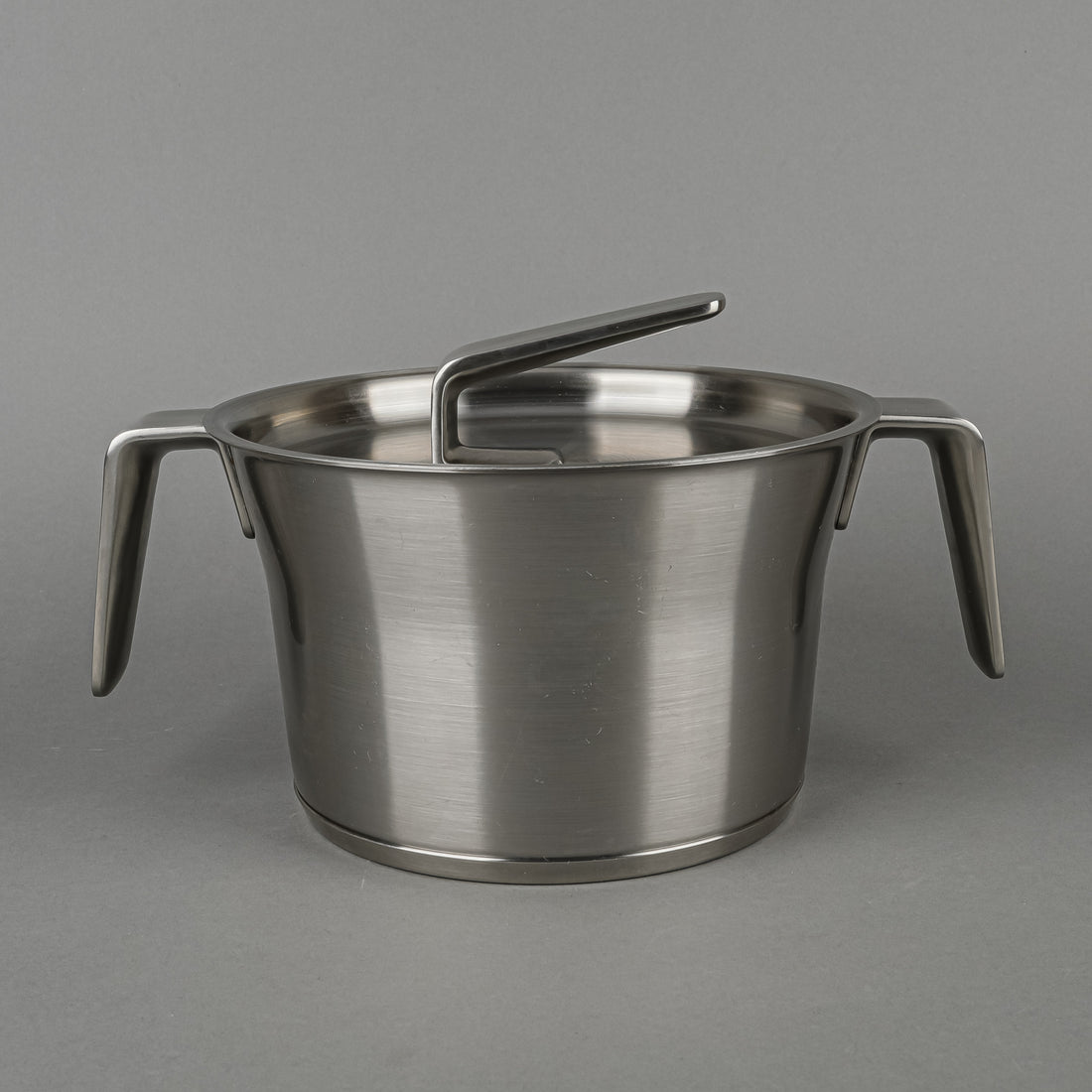 IITTALA Neo Stainless Steel 2.4L Lidded Casserole