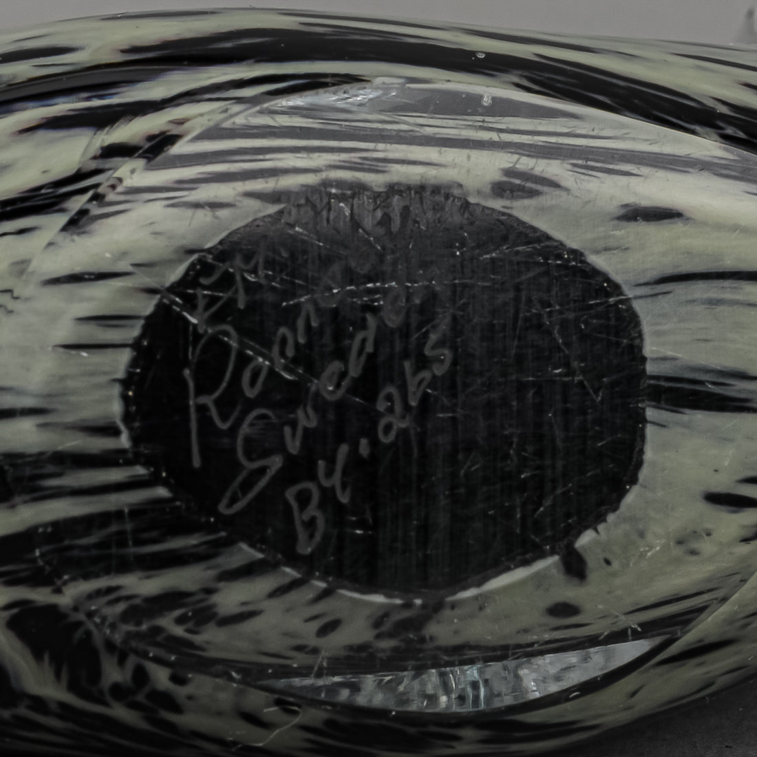 FM KONSTGLAS Art Glass Sea Otter B4-265