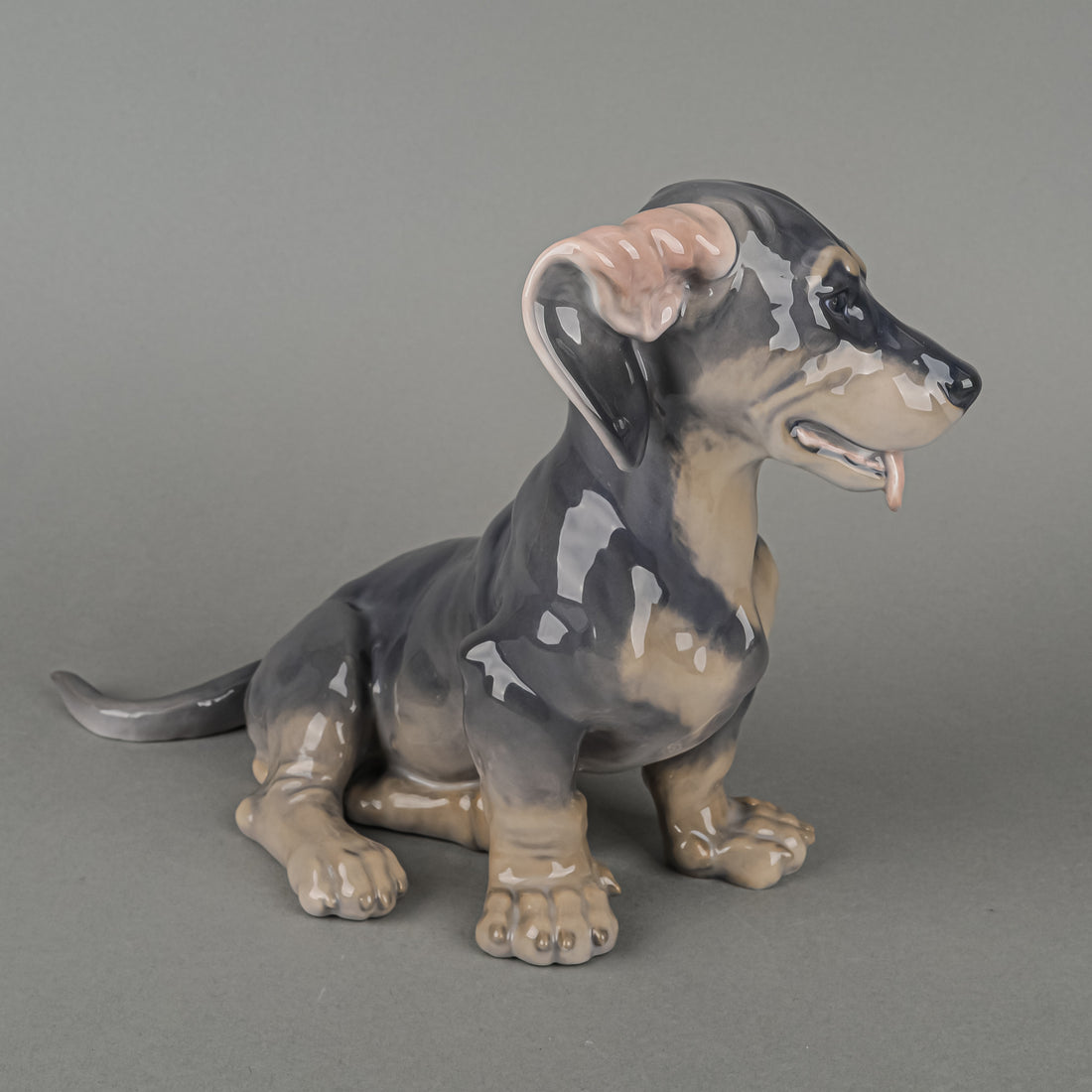 ROYAL COPENHAGEN Figurine Dachshund Dog 856