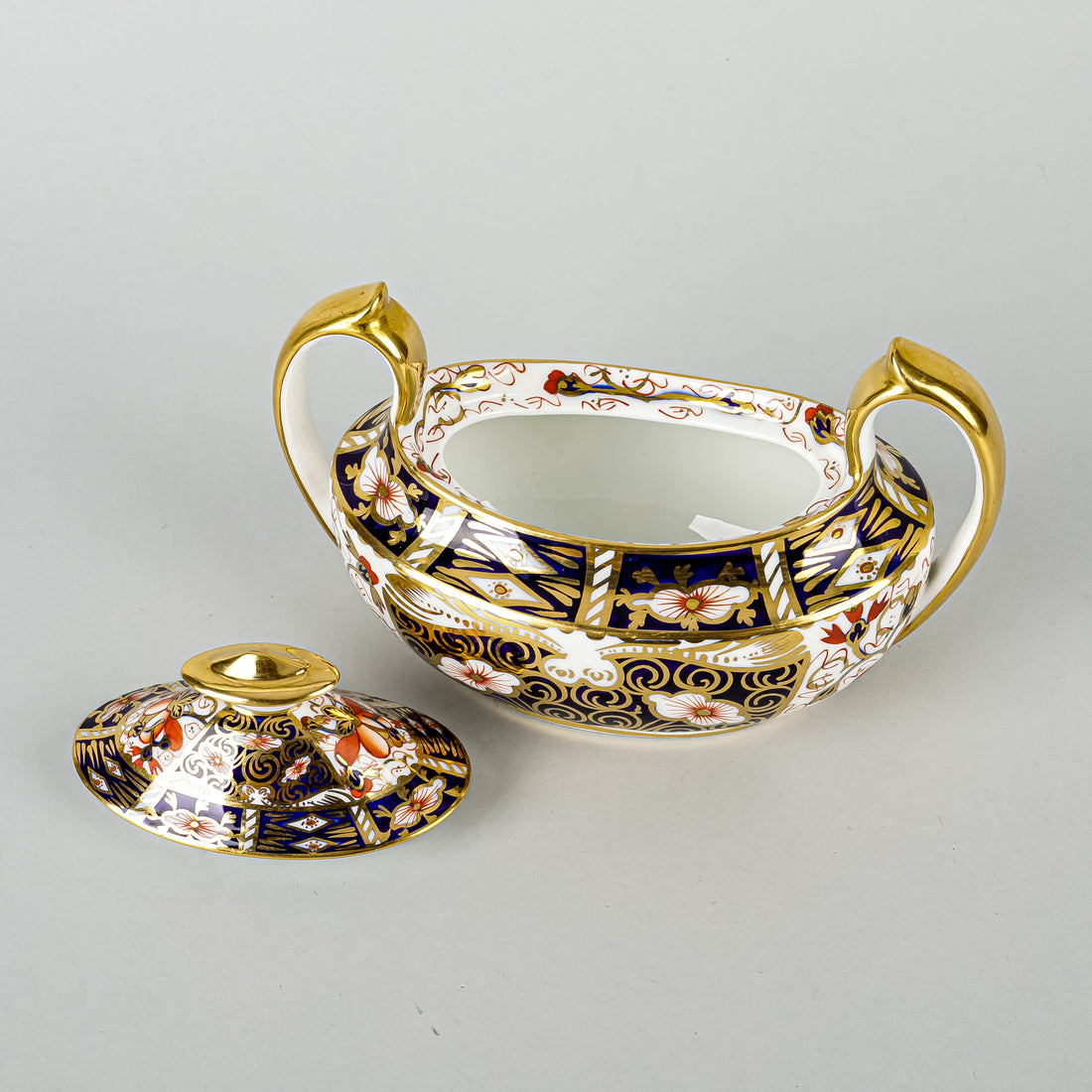 ROYAL CROWN DERBY Traditional Imari 2451 Cream & Covered Sugar - Dublin Shape