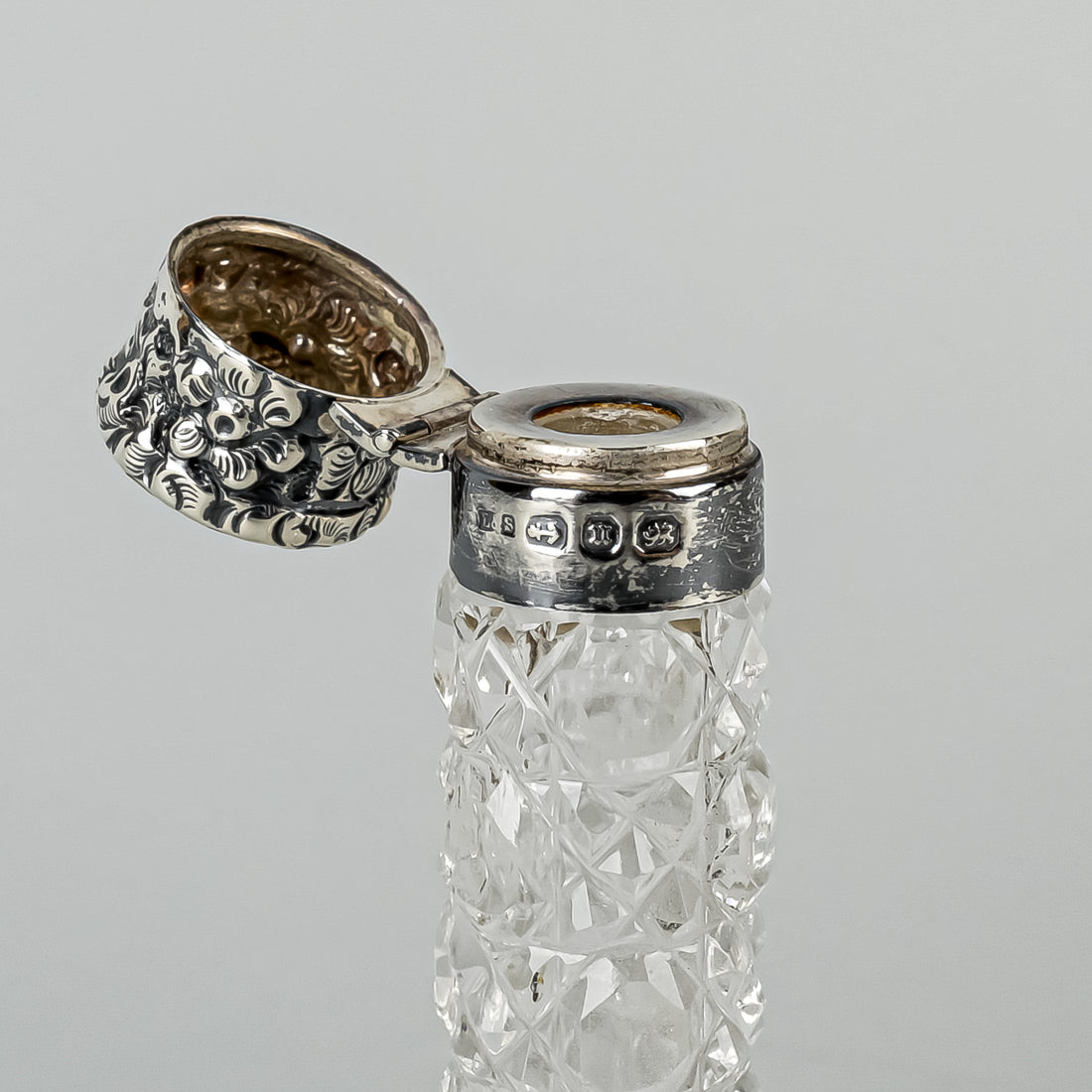 LEVI & SALAMAN Sterling Top Crystal Perfume Vial