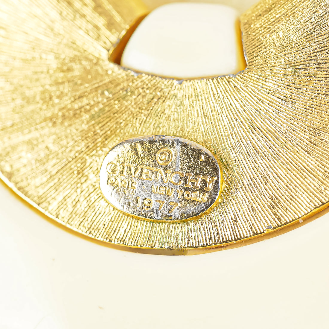 GIVENCHY Vintage Gold Plate Cream Resin Necklace