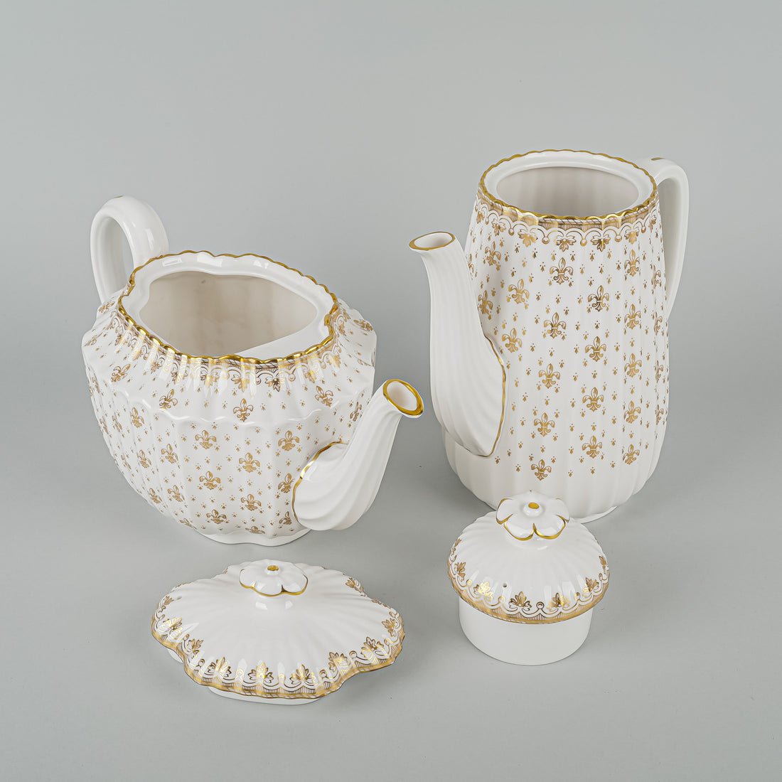 SPODE Fleur De Lys Gold Y8063 Coffee And Tea Service 7 Pieces