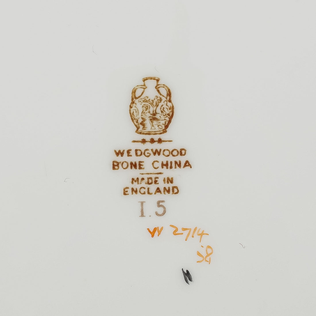 WEDGWOOD Florentine W2714 7 Place Settings Plus Extras