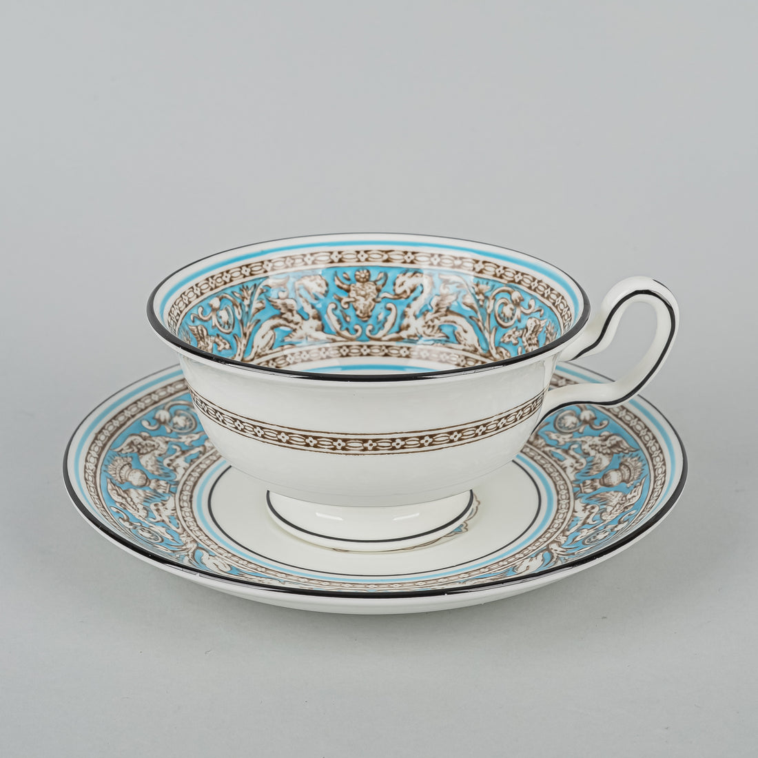 WEDGWOOD Florentine W2714 7 Place Settings Plus Extras