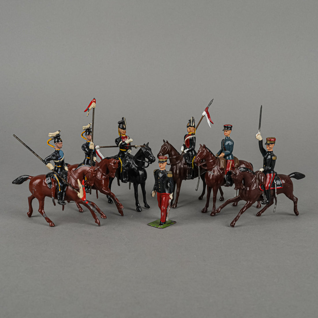 BRITAIN Tin Soldiers Calvary 7 Pieces