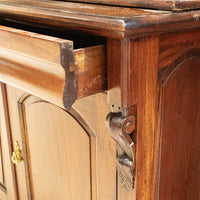 Modern Georgian Style Mahogany Finish China Cabinet