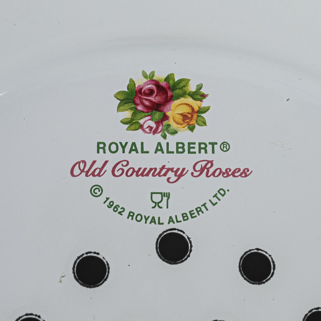 ROYAL ALBERT Old Country Roses Enamel Metal Colander