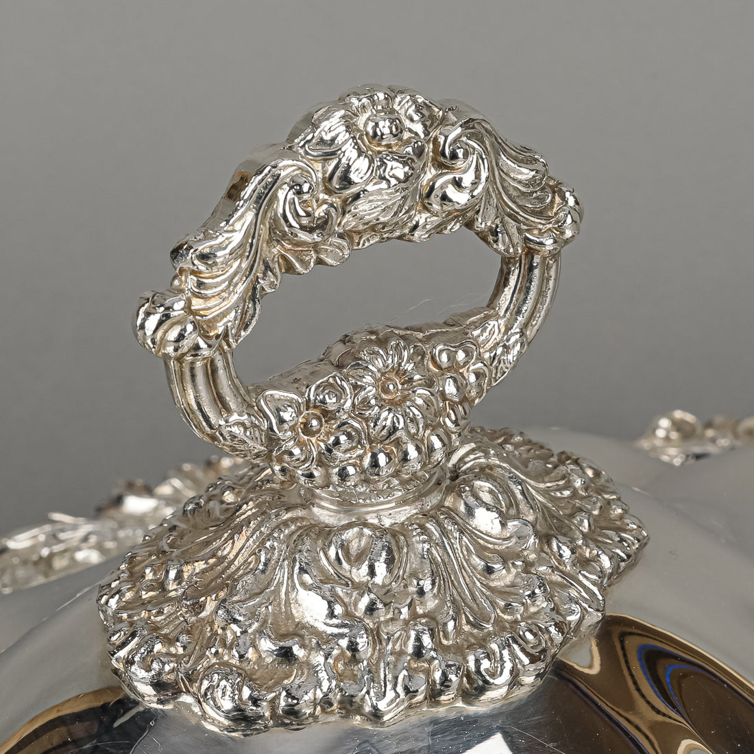 LIPMAN BROS Old English Reproduction Silverplate Covered Entree Dish