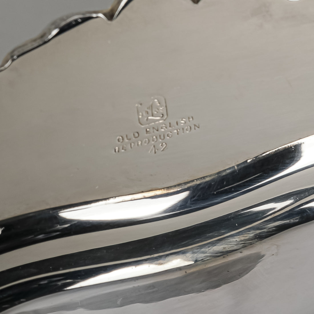 LIPMAN BROS Old English Reproduction Silverplate Covered Entree Dish