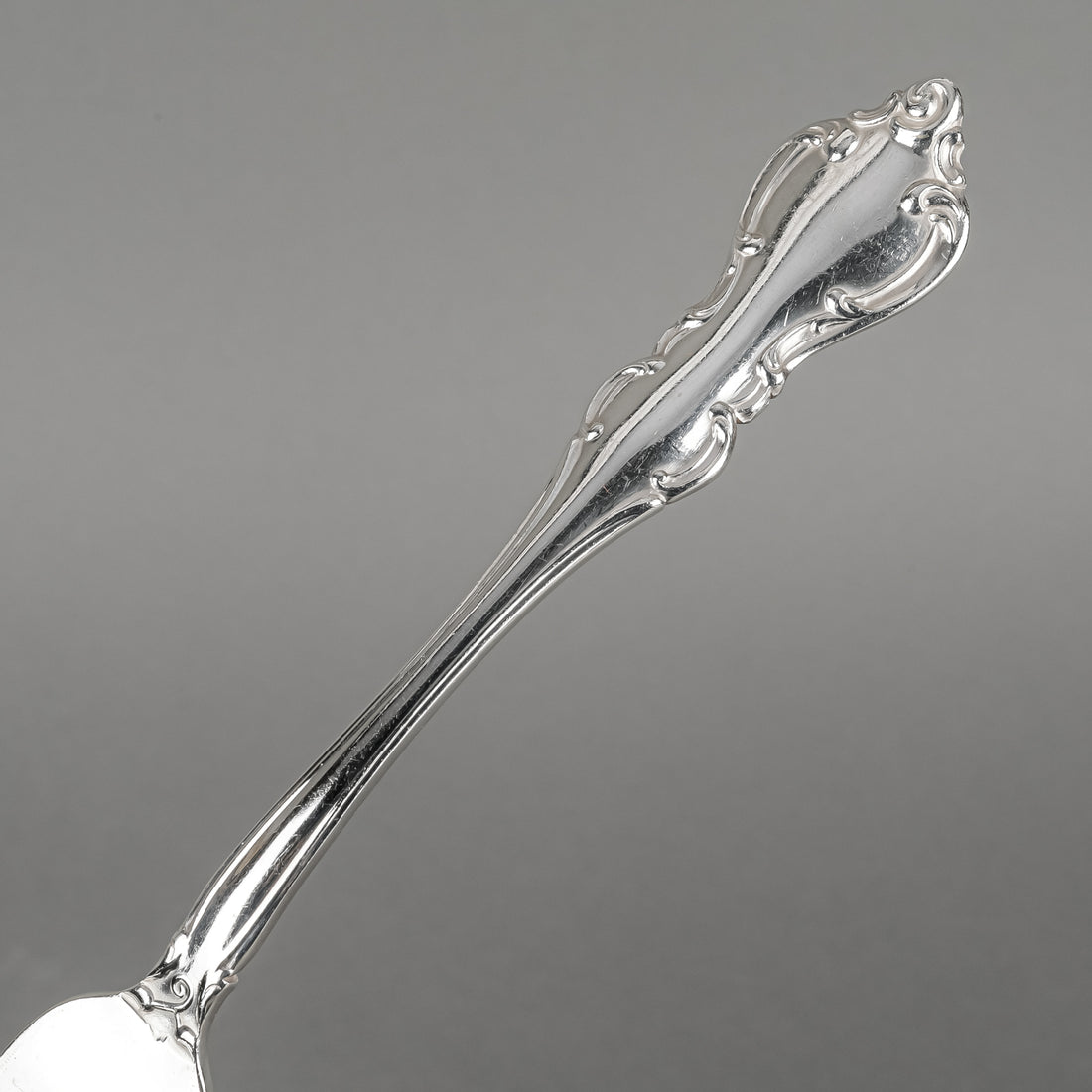 INTERNATIONAL Silverplate Flatware 10 Place Settings Plus Extras With Flatware Chest