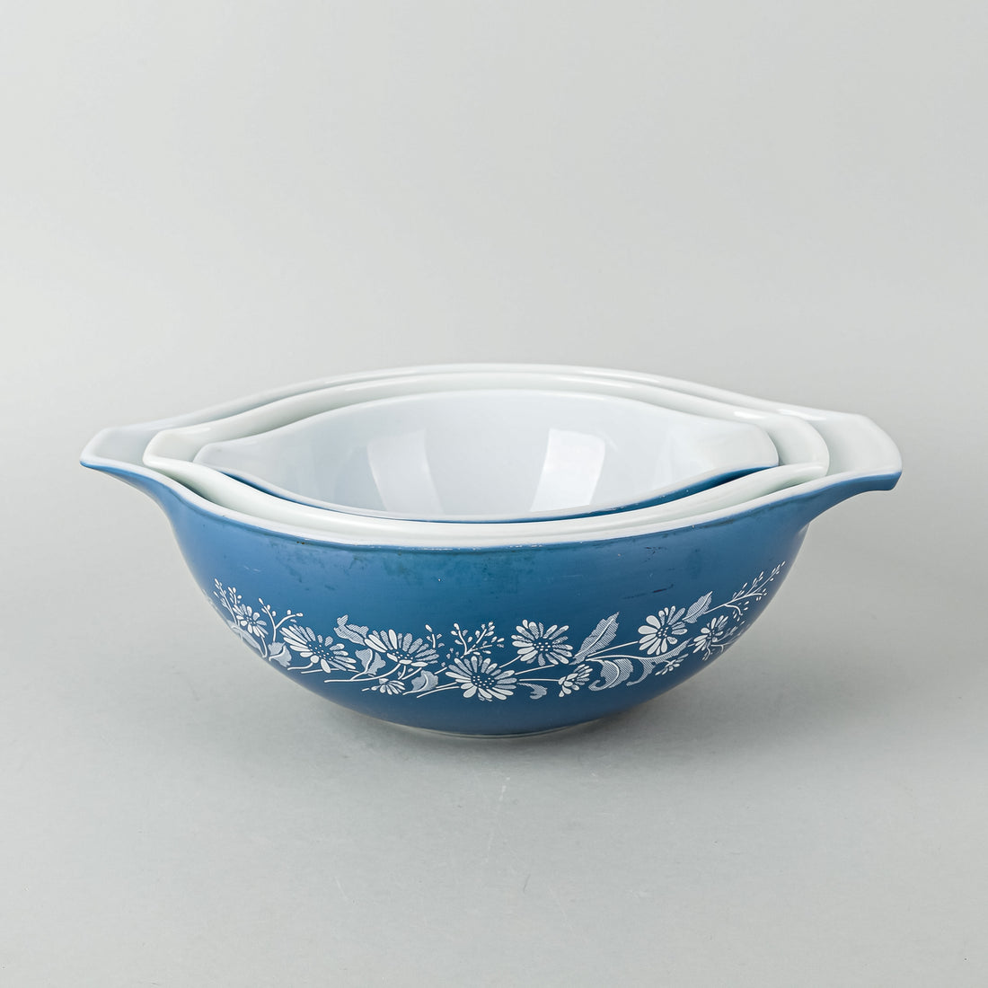 PYREX Colonial Mist Cinderella Mixing Bowl Set Of 3