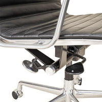 HERMAN MILLER Eames Aluminum Group Chair Management