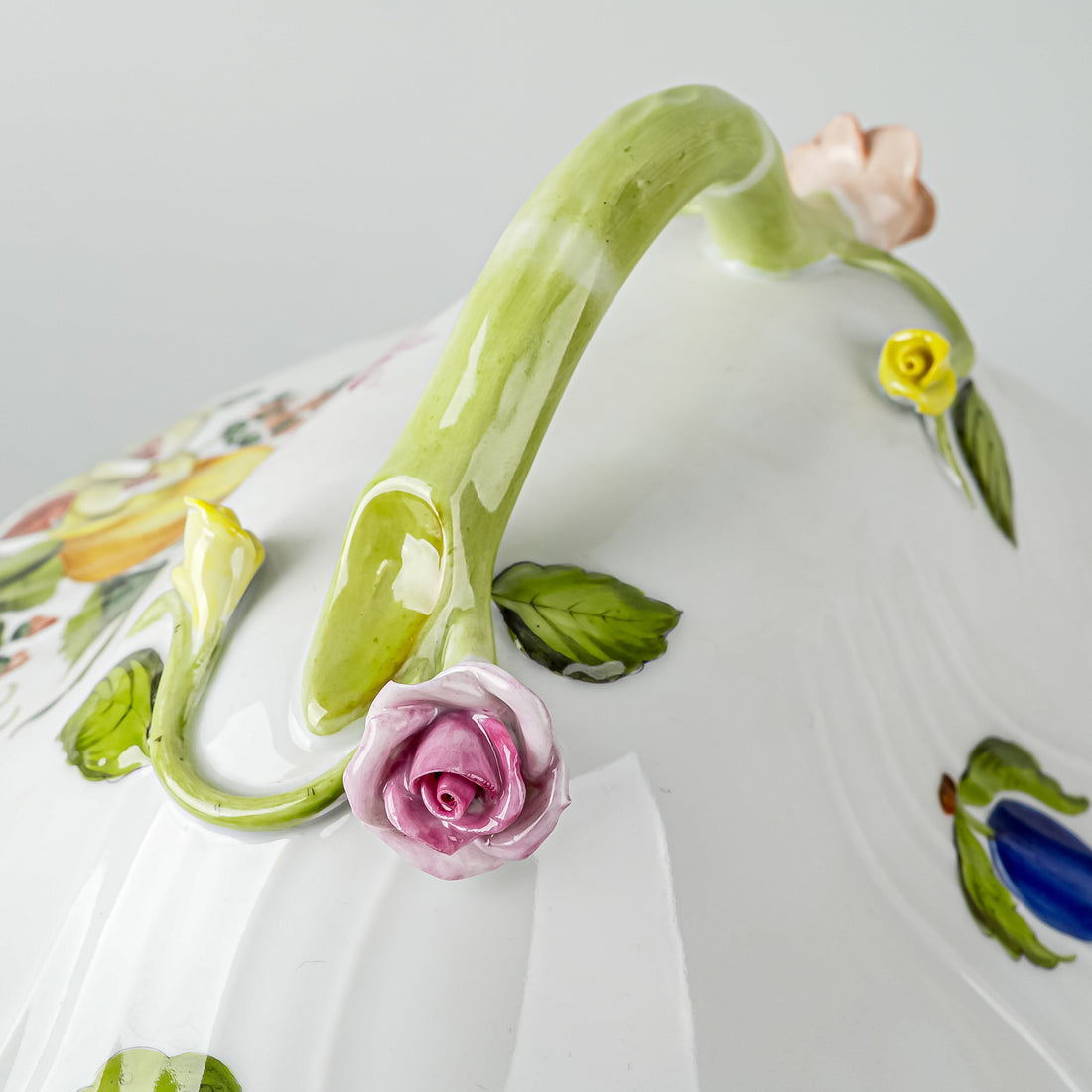 HEREND Fruits & Flowers Covered Tureen w/Branch Knob 1002