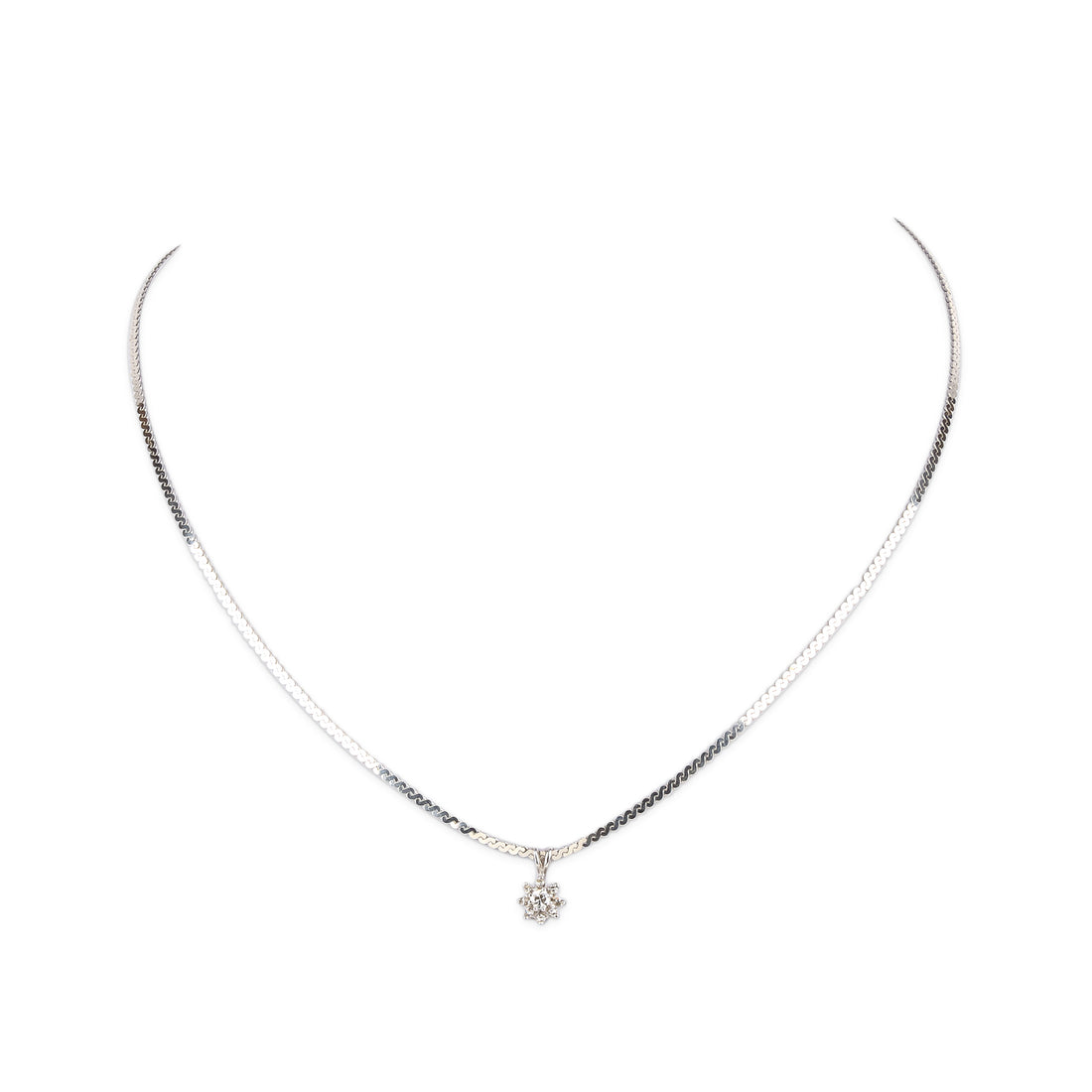18K White Gold Diamond Cluster Pendant Necklace