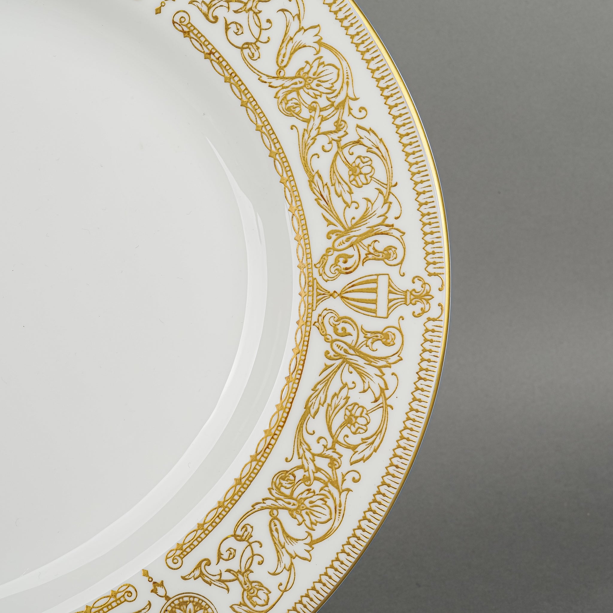 ROYAL WORCESTER Hyde Park Platter - Around The Block