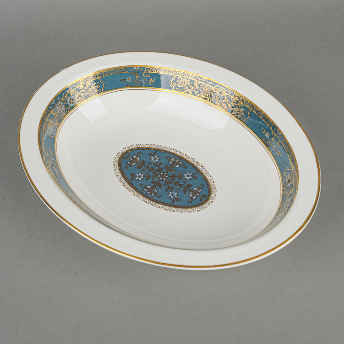 ROYAL DOULTON Carlyle Oval Serving Bowl