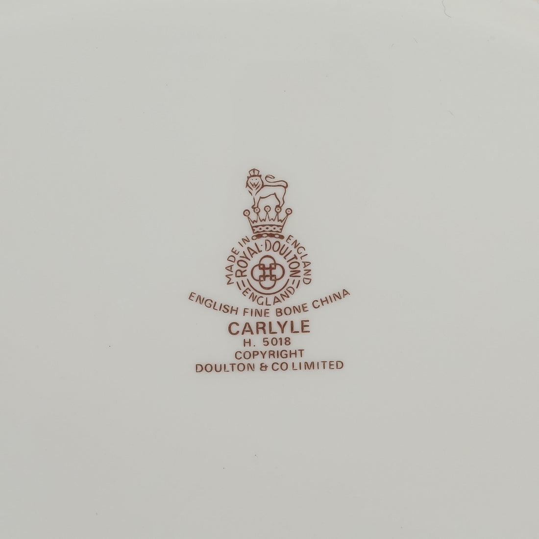 ROYAL DOULTON Carlyle Oval Serving Bowl