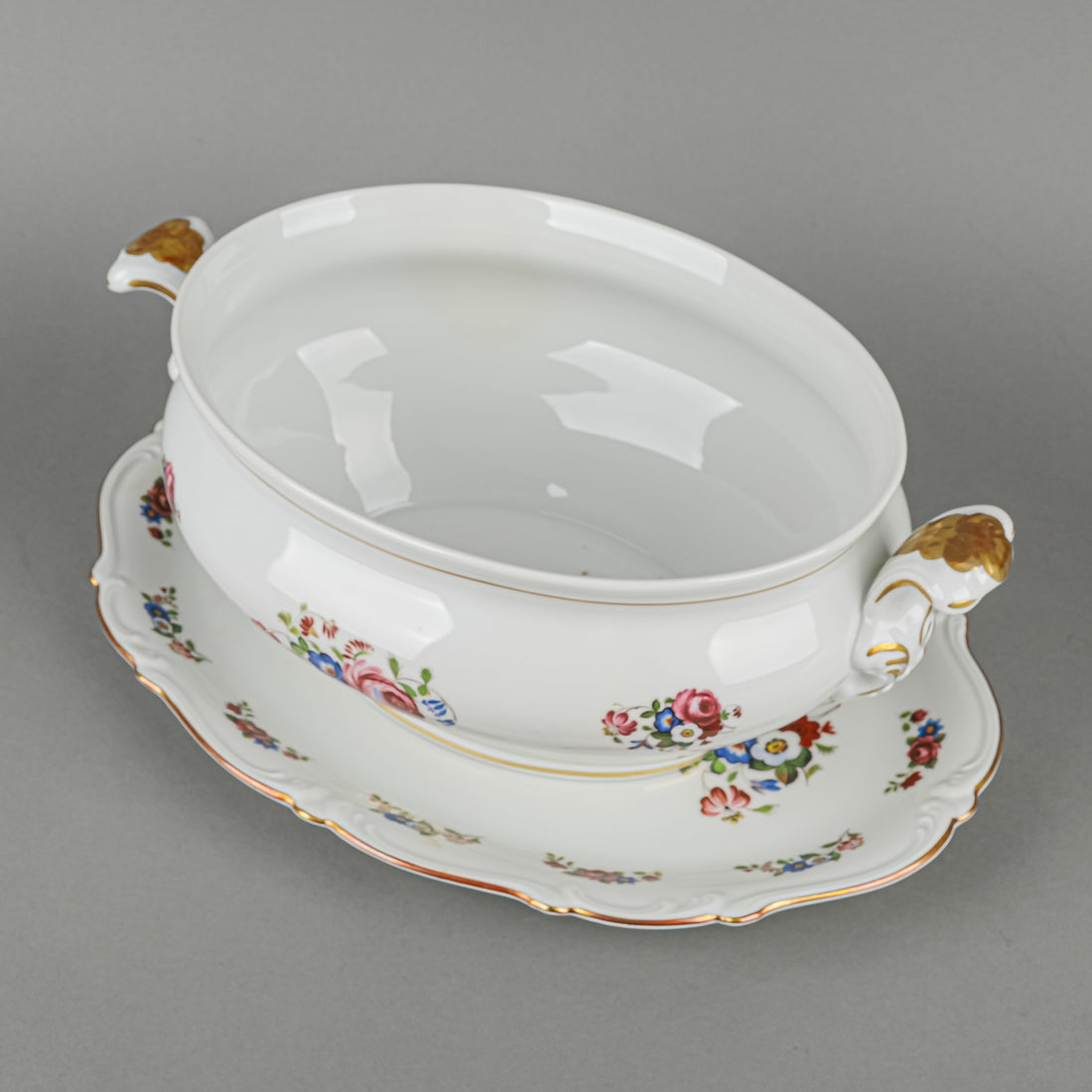 HUTSCHENREUTHER/KUBA PORZELLAN Floral Coverd Tureen And Stand 3 Pieces