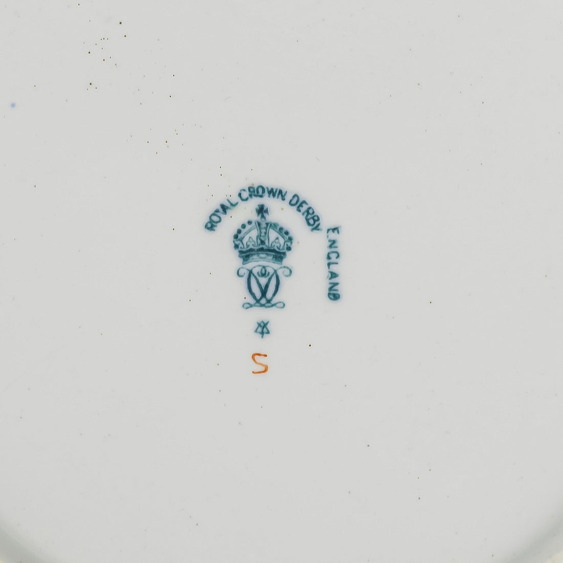 ROYAL CROWN DERBY Mikado Covered Muffin Dish