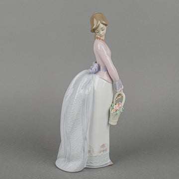 LLADRO Figurine  Basket Of Love 7622