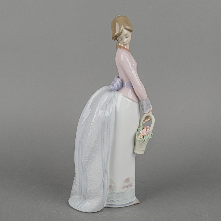 LLADRO Figurine  Basket Of Love 7622