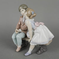 LLADRO Figurine Ten And Growing 7635