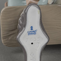LLADRO Figurine Ten And Growing 7635