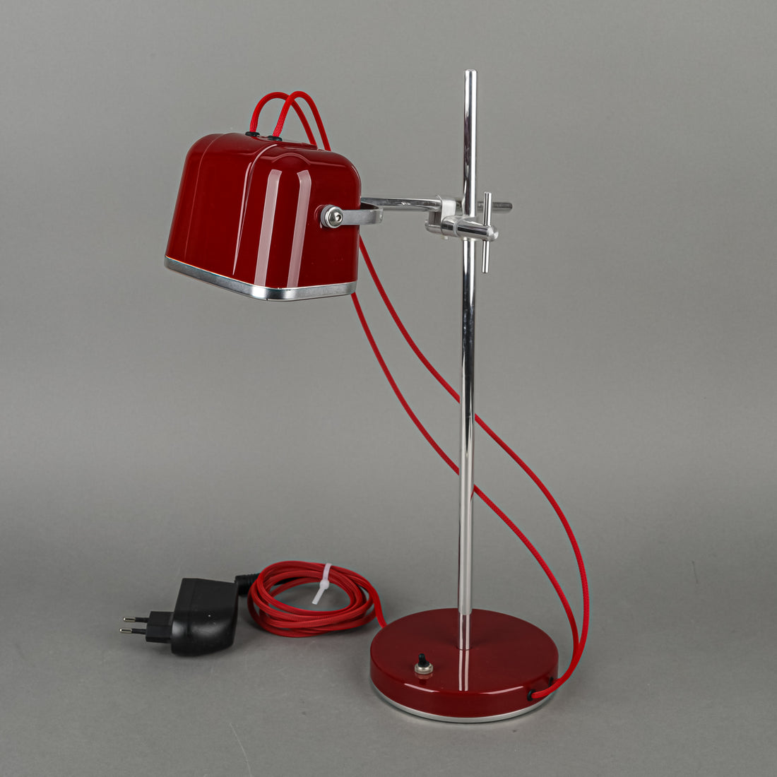 SWABDESIGN Mob Table Lamp Red