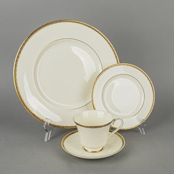 MINTON St James 33 Pieces