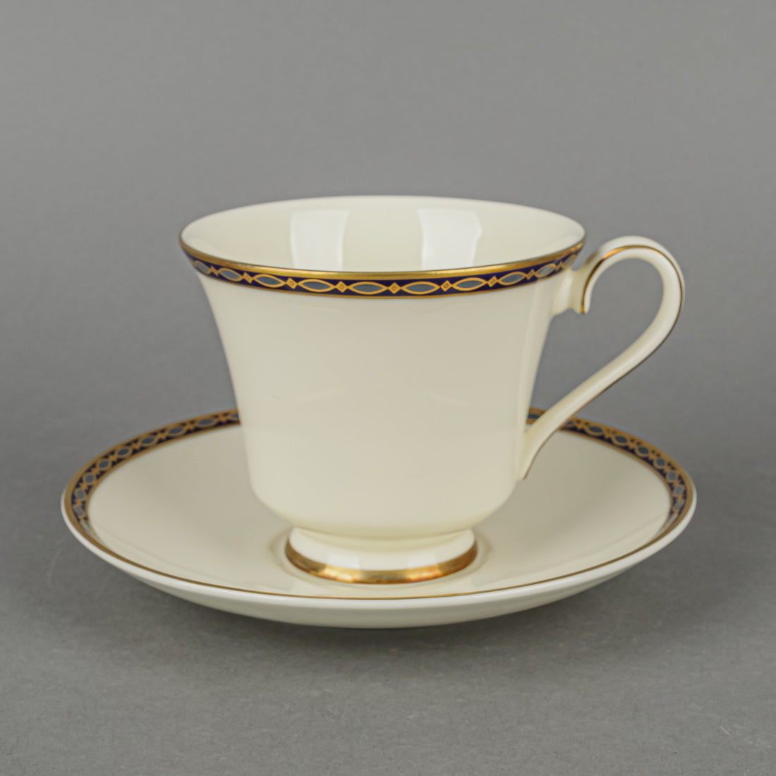 MINTON St James 33 Pieces
