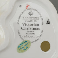 ROYAL DOULTON Figurine Victorian Christmas HN 4675