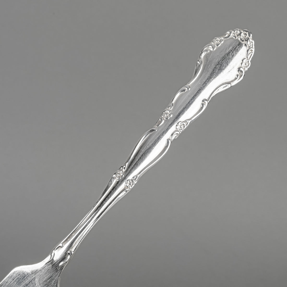 1881 ROGERS Flirtation Silverplate Flatware 8 Place Settings With Flatware Chest