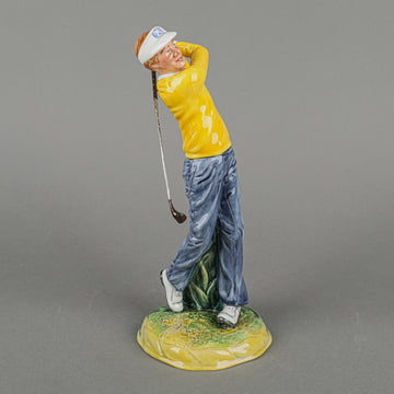 ROYAL DOULTON Figurine Teeing Off HN 3276