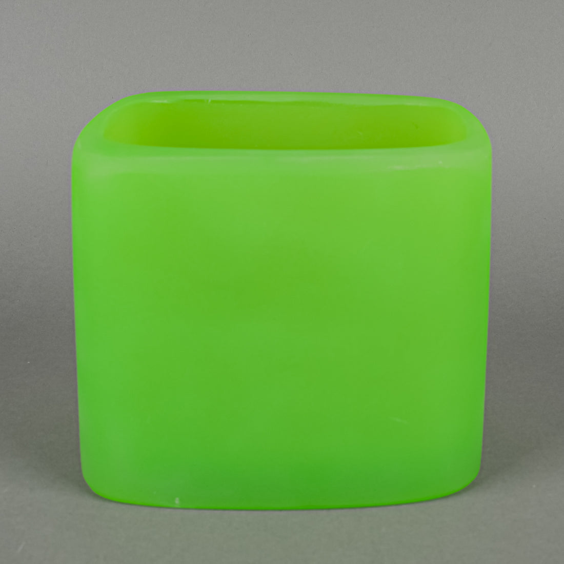 MARTHA STURDY Resin Cachepot/Vase