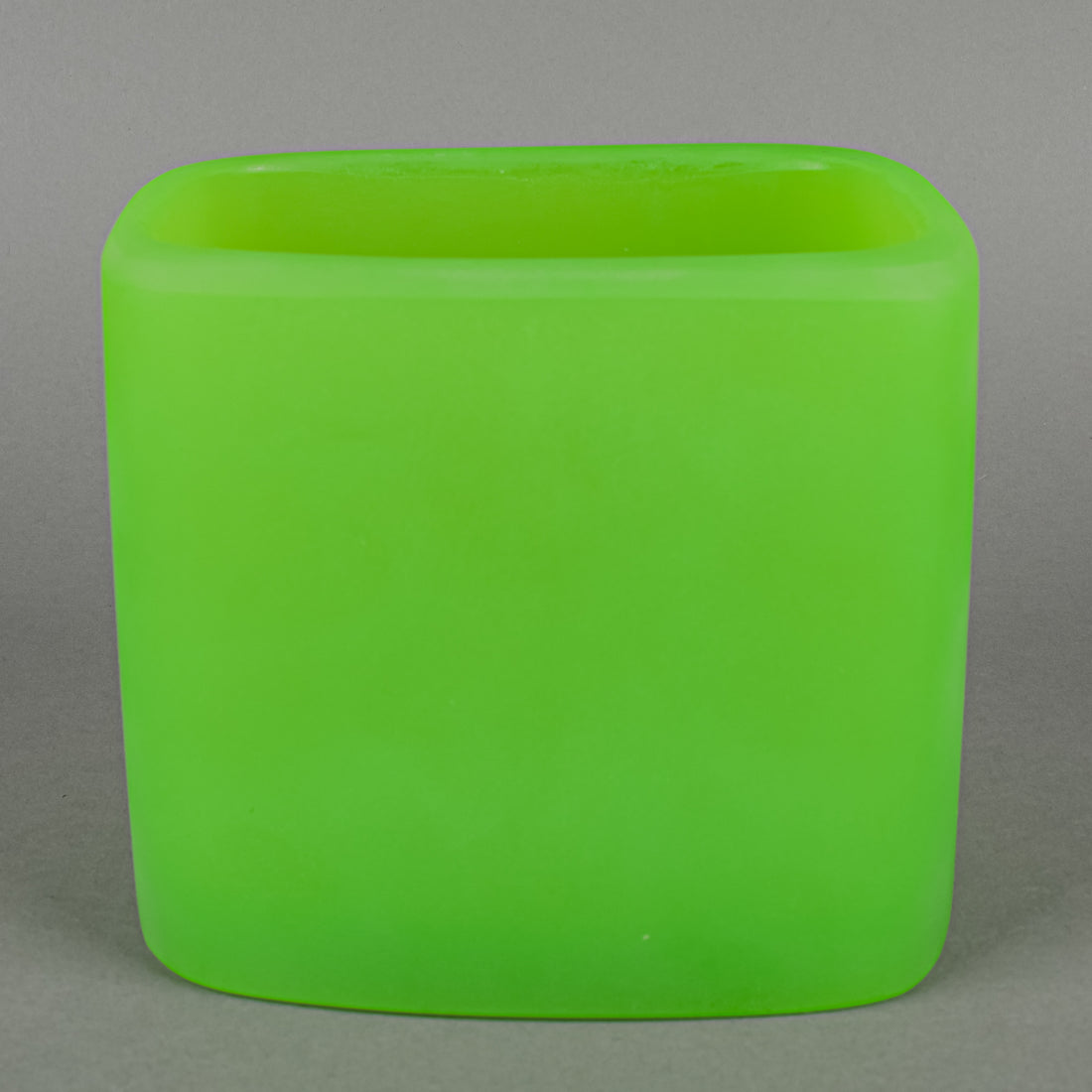 MARTHA STURDY Resin Cachepot/Vase
