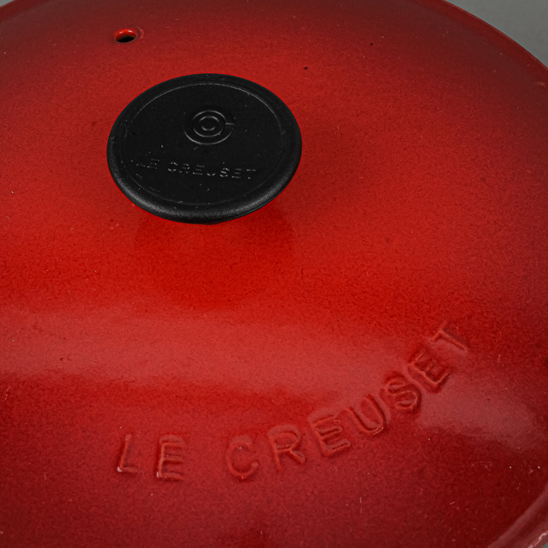 LE CREUSET Enamel Cast Iron Lidded Saucier Pan - Flame