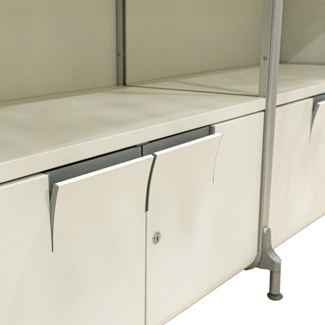 HERMAN MILLER Teneo Credenza