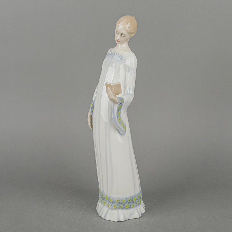 ROYAL DOULTON Reflections Secret Moment HN 3106