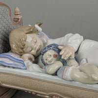 LLADRO Figurine Rock A Bye Baby 5717