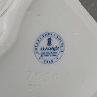 LLADRO Figurine Afternoon Promenade 7636