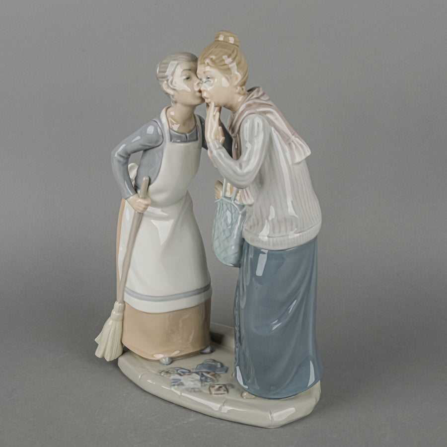 LLADRO Figurine The Gossips 4984