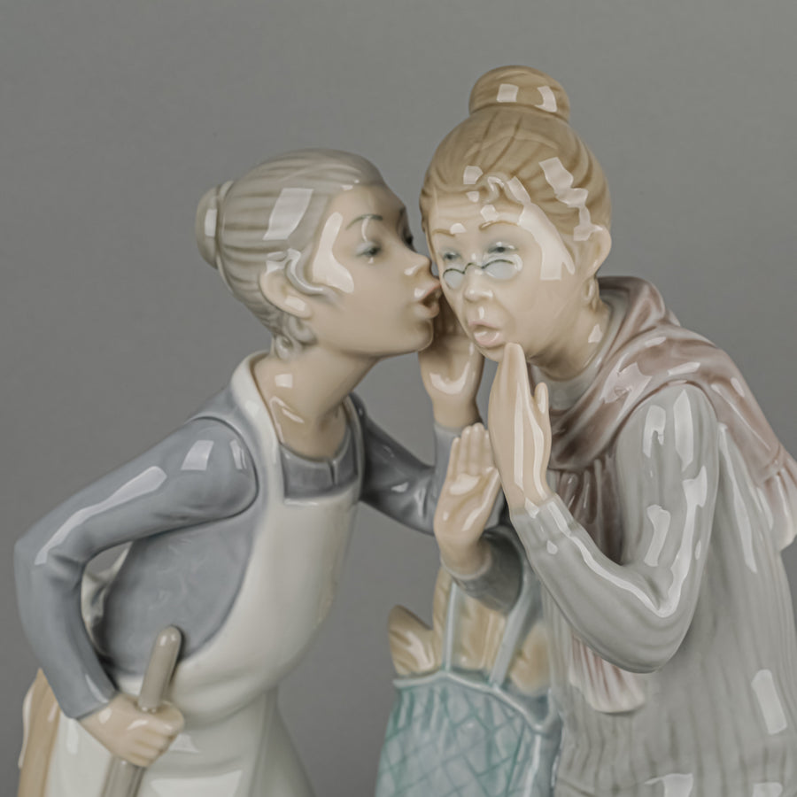 LLADRO Figurine The Gossips 4984
