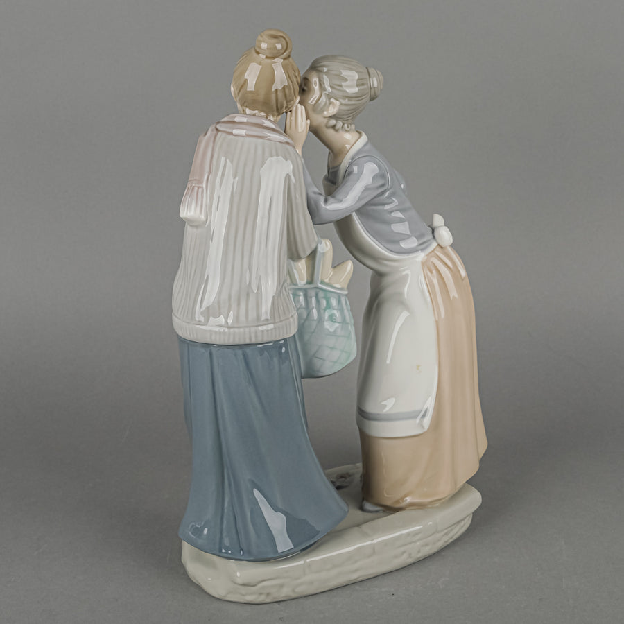 LLADRO Figurine The Gossips 4984
